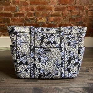 NWT Vera Bradley Get Carried Away Tote Snow Lotus